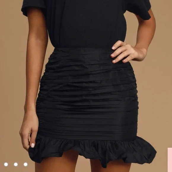 Bubble Ruched Mini Skirt (NWT) - Picture 2 of 4